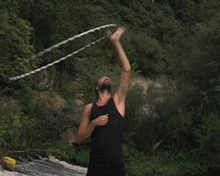 Hoop über den Kopf bringen